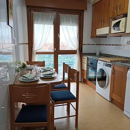 Apartamento Playa, Terraza, Vistas Al Mar, Garaje, Estacion Ave A 5 Min Andando *