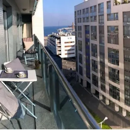 Apartment Playa, Terraza, Vistas Al Mar, Garaje, Estacion Ave A 5 Min Andando